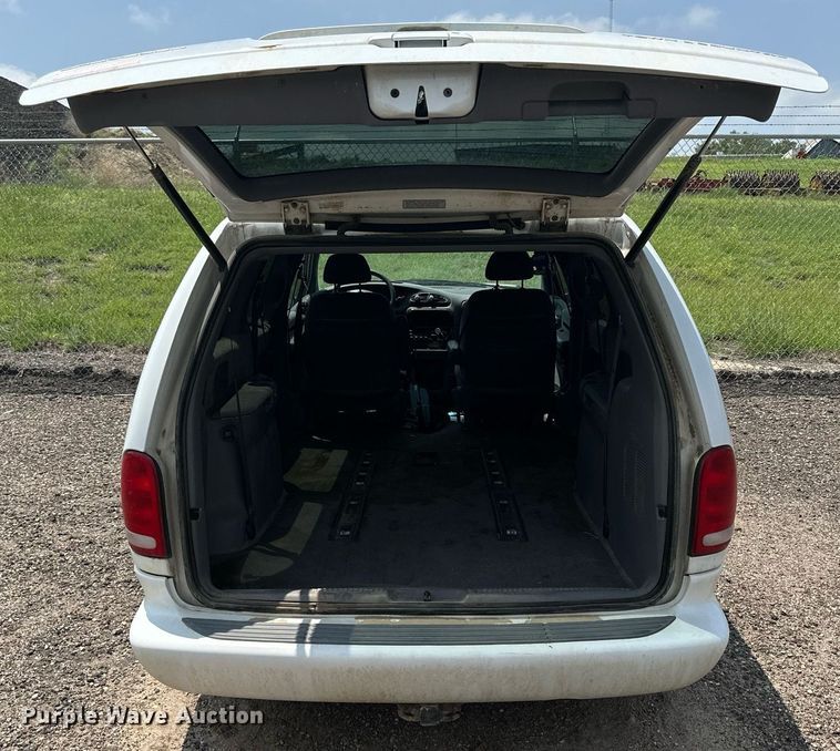 image for item NP9758 2000 Chrysler Town & Country  van