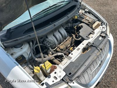 image for item NP9758 2000 Chrysler Town & Country  van