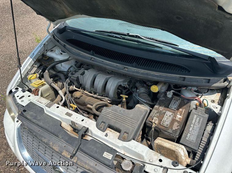 image for item NP9758 2000 Chrysler Town & Country  van