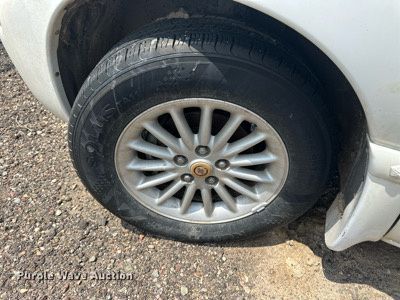 image for item NP9758 2000 Chrysler Town & Country  van