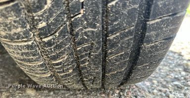 image for item NP9758 2000 Chrysler Town & Country  van