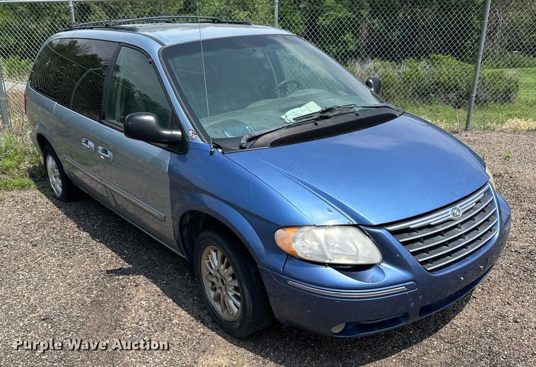 image for item NP9759 2005 Chrysler Town & Country  van