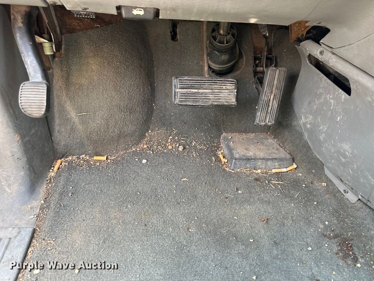 image for item NP9759 2005 Chrysler Town & Country  van