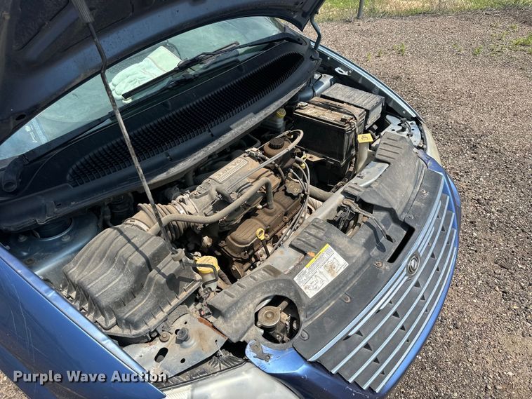 image for item NP9759 2005 Chrysler Town & Country  van