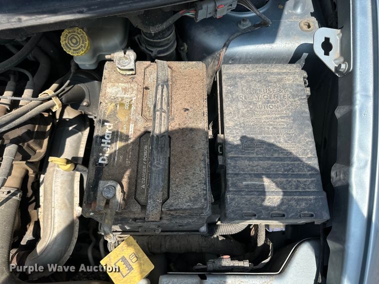 image for item NP9759 2005 Chrysler Town & Country  van