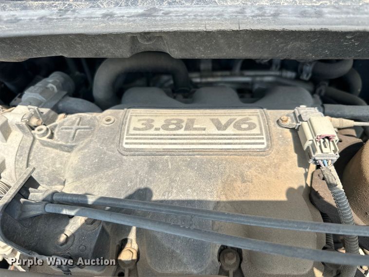 image for item NP9759 2005 Chrysler Town & Country  van