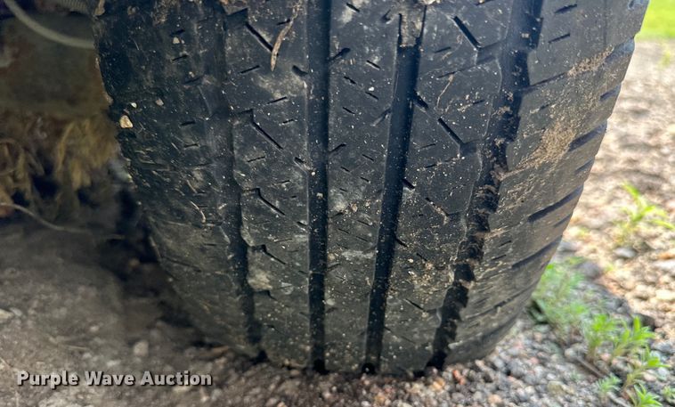 image for item NP9759 2005 Chrysler Town & Country  van