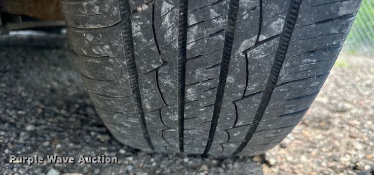 image for item NP9759 2005 Chrysler Town & Country  van