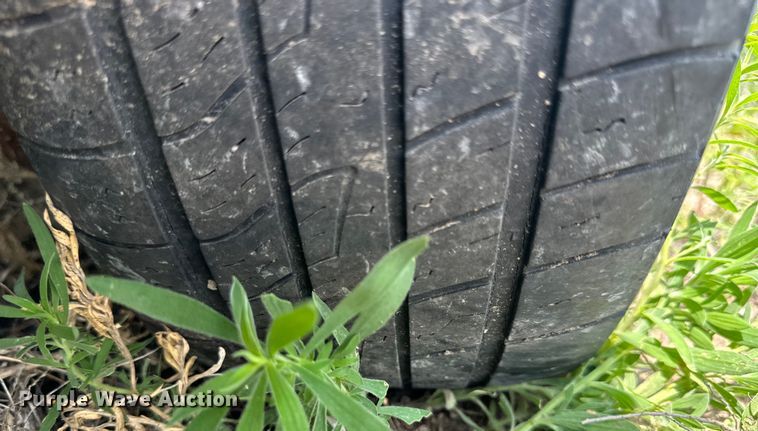 image for item NP9759 2005 Chrysler Town & Country  van