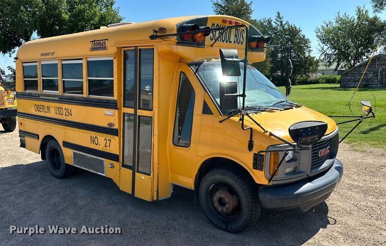 image for item NP9761 2001 Thomas  school bus