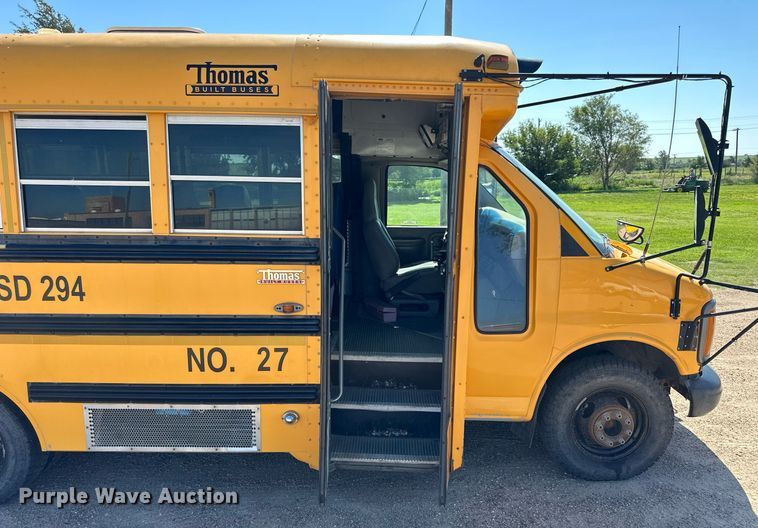 image for item NP9761 2001 Thomas  school bus