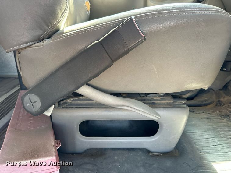 image for item NP9761 2001 Thomas  school bus