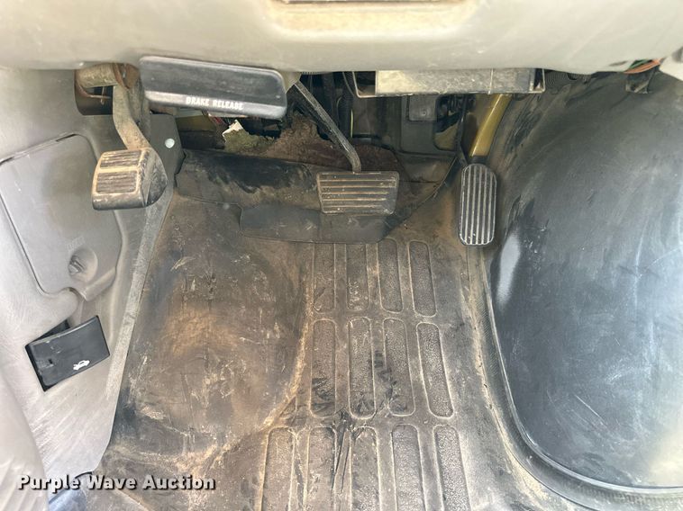 image for item NP9761 2001 Thomas  school bus