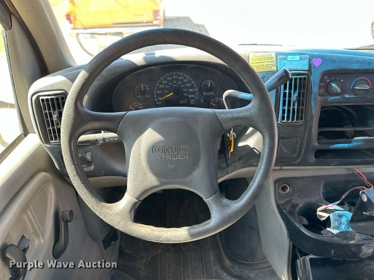 image for item NP9761 2001 Thomas  school bus