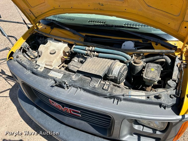 image for item NP9761 2001 Thomas  school bus