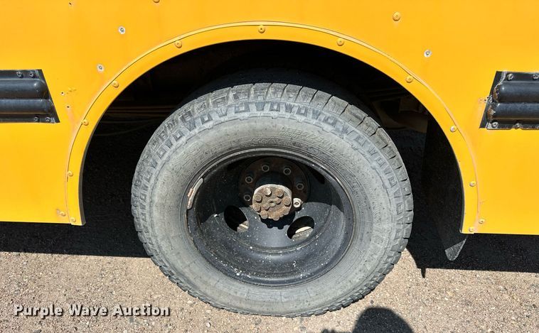 image for item NP9761 2001 Thomas  school bus