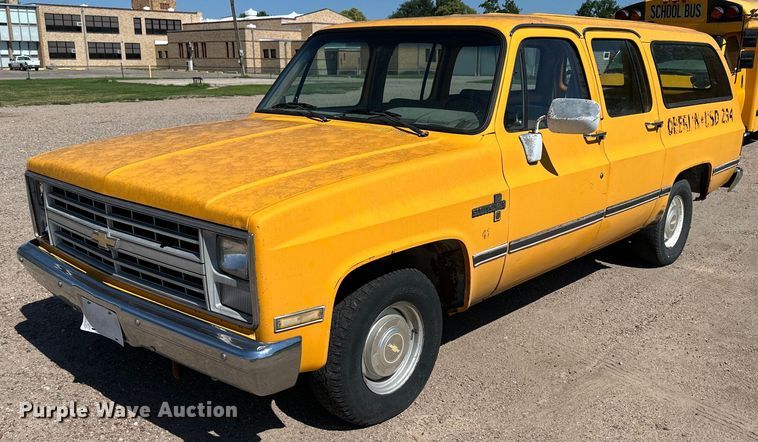 image for item NP9762 1987 Chevrolet Suburban  SUV