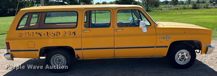 image for item NP9762 1987 Chevrolet Suburban  SUV