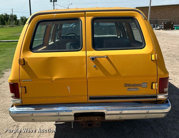 image for item NP9762 1987 Chevrolet Suburban  SUV