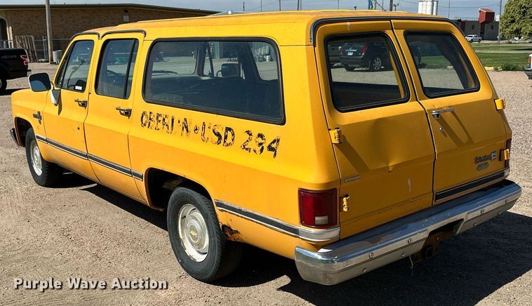 image for item NP9762 1987 Chevrolet Suburban  SUV