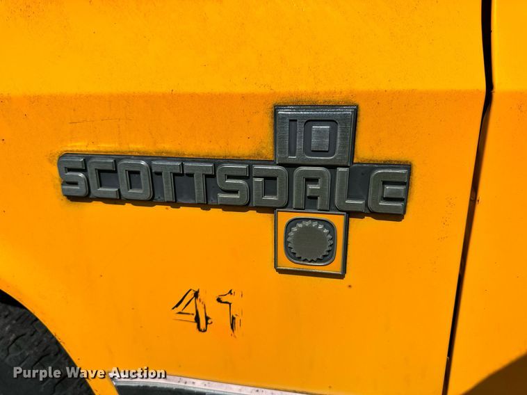 image for item NP9762 1987 Chevrolet Suburban  SUV