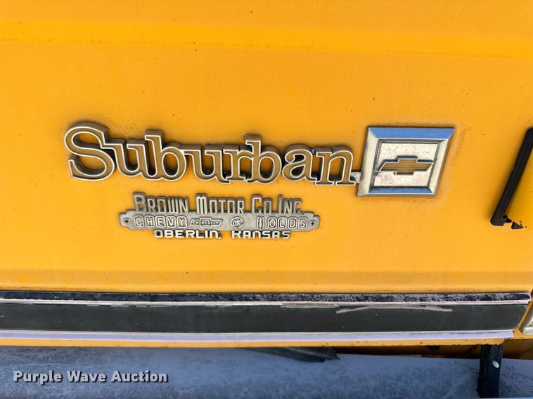 image for item NP9762 1987 Chevrolet Suburban  SUV