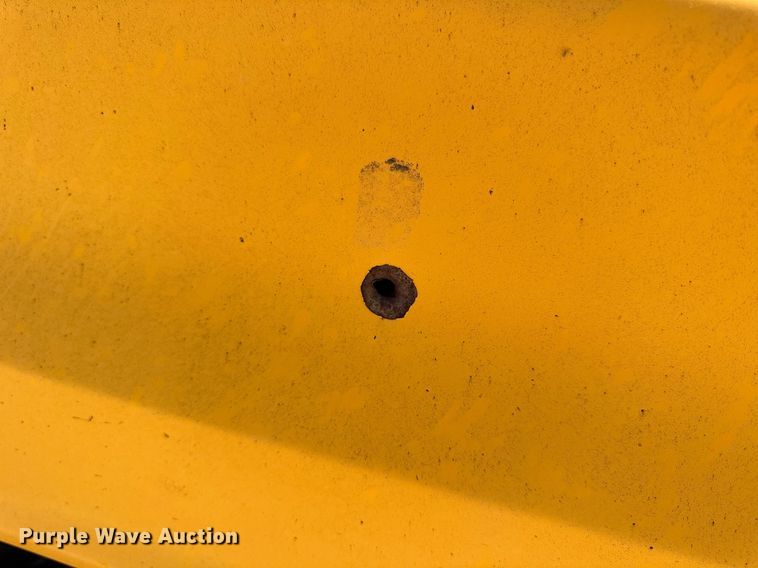 image for item NP9762 1987 Chevrolet Suburban  SUV