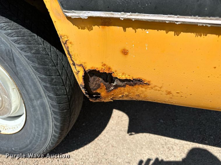 image for item NP9762 1987 Chevrolet Suburban  SUV