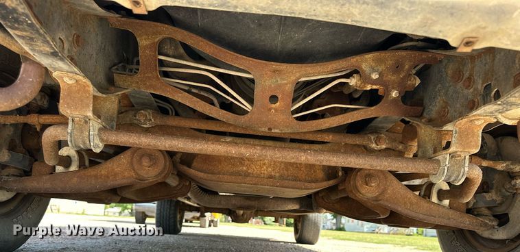 image for item NP9762 1987 Chevrolet Suburban  SUV