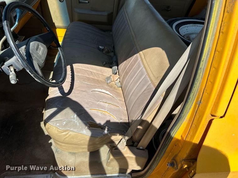 image for item NP9762 1987 Chevrolet Suburban  SUV