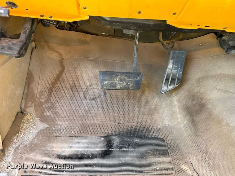 image for item NP9762 1987 Chevrolet Suburban  SUV