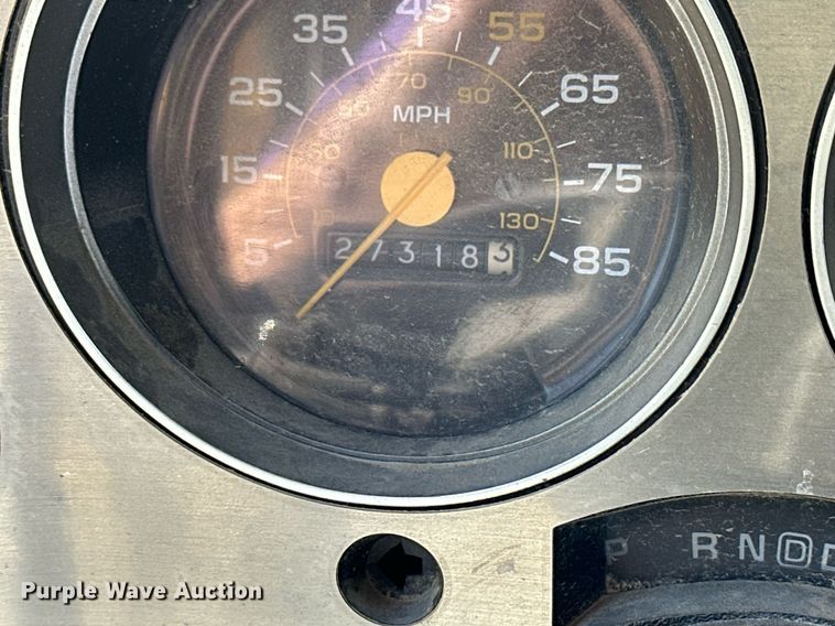 image for item NP9762 1987 Chevrolet Suburban  SUV