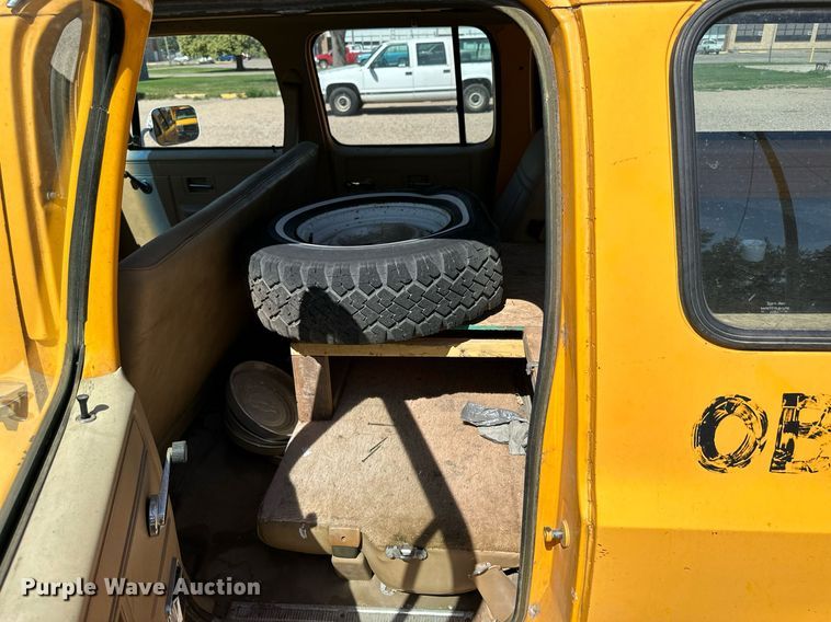 image for item NP9762 1987 Chevrolet Suburban  SUV