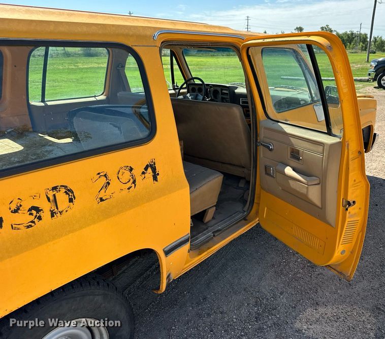 image for item NP9762 1987 Chevrolet Suburban  SUV
