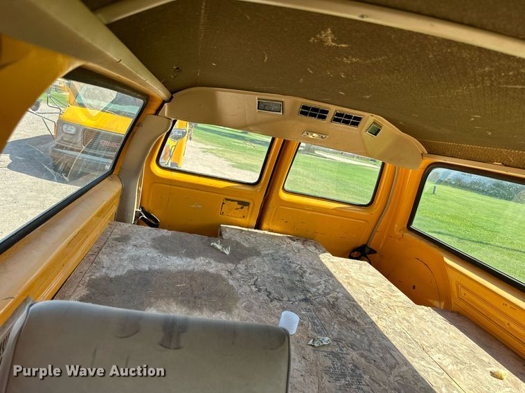 image for item NP9762 1987 Chevrolet Suburban  SUV