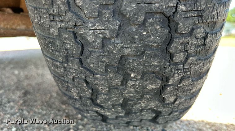 image for item NP9762 1987 Chevrolet Suburban  SUV