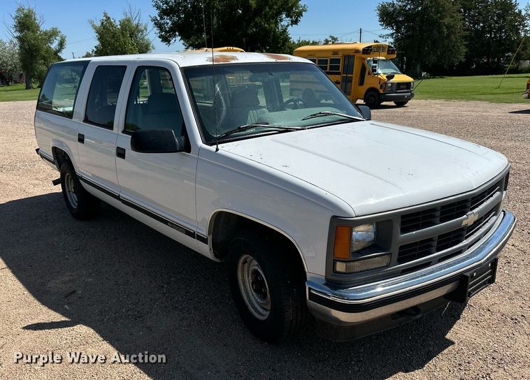 image for item NP9763 1996 Chevrolet Suburban  SUV