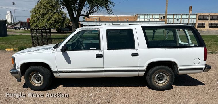 image for item NP9763 1996 Chevrolet Suburban  SUV