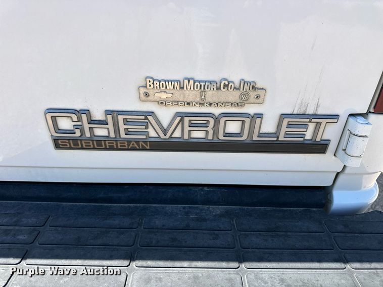 image for item NP9763 1996 Chevrolet Suburban  SUV