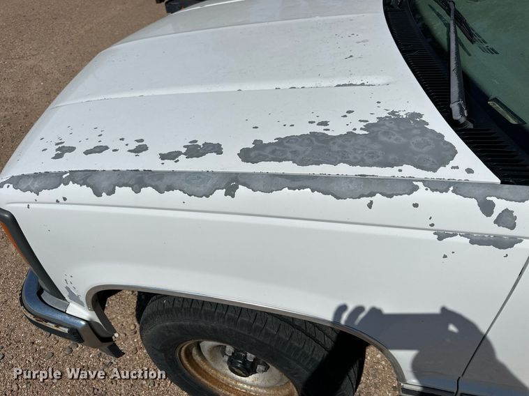 image for item NP9763 1996 Chevrolet Suburban  SUV