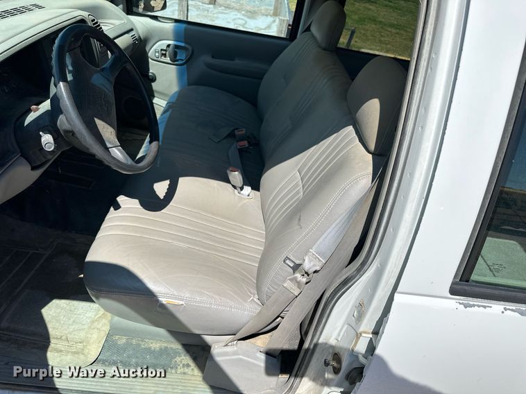 image for item NP9763 1996 Chevrolet Suburban  SUV