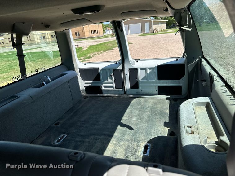 image for item NP9763 1996 Chevrolet Suburban  SUV