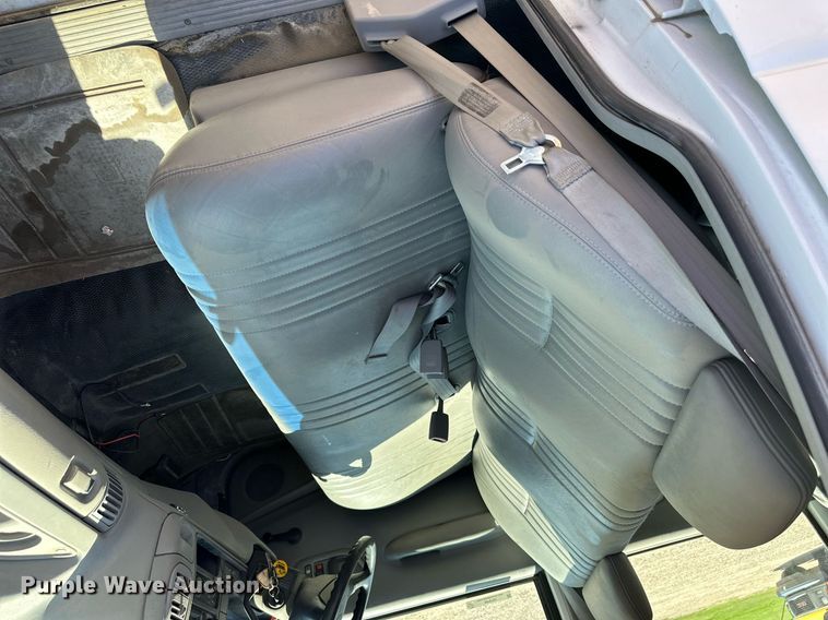 image for item NP9763 1996 Chevrolet Suburban  SUV