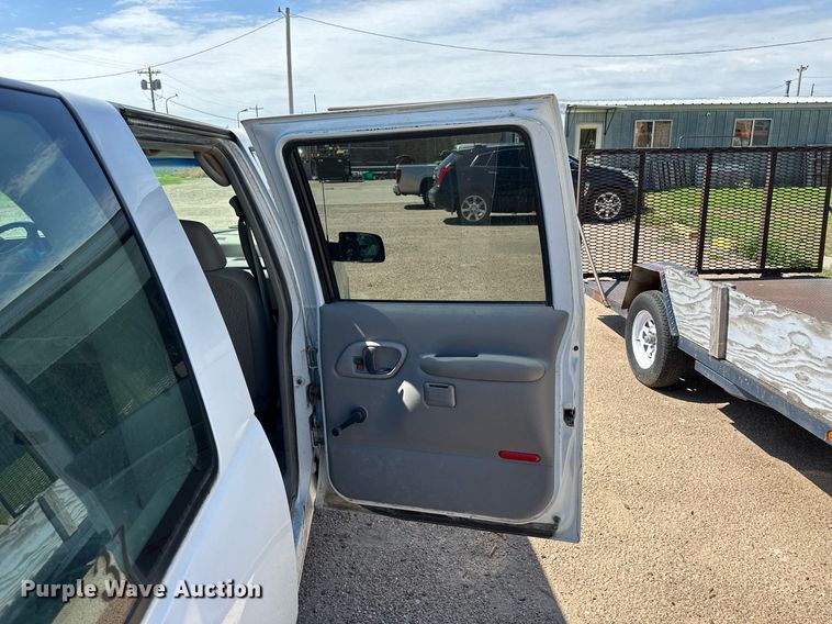 image for item NP9763 1996 Chevrolet Suburban  SUV