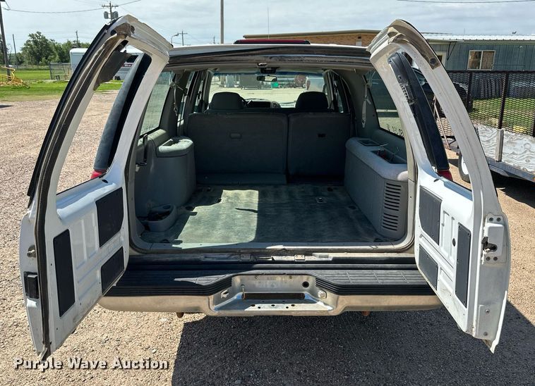 image for item NP9763 1996 Chevrolet Suburban  SUV