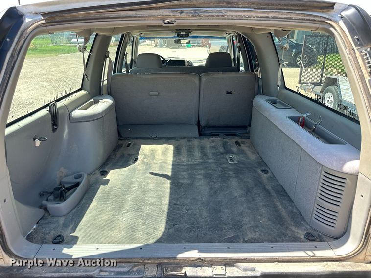 image for item NP9763 1996 Chevrolet Suburban  SUV