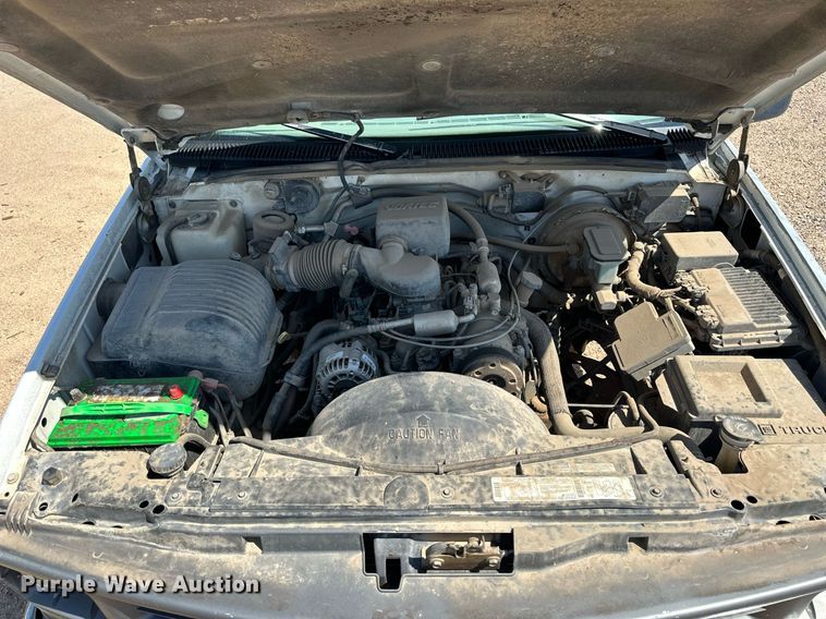 image for item NP9763 1996 Chevrolet Suburban  SUV