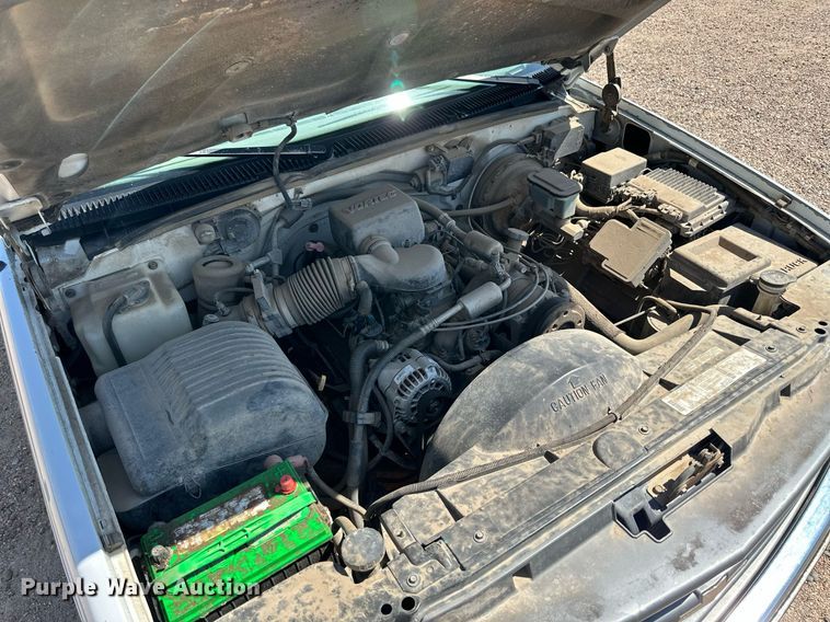 image for item NP9763 1996 Chevrolet Suburban  SUV