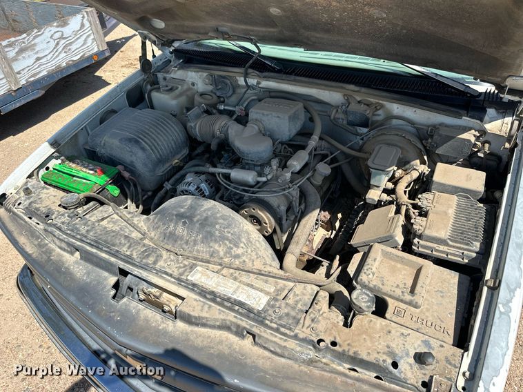 image for item NP9763 1996 Chevrolet Suburban  SUV