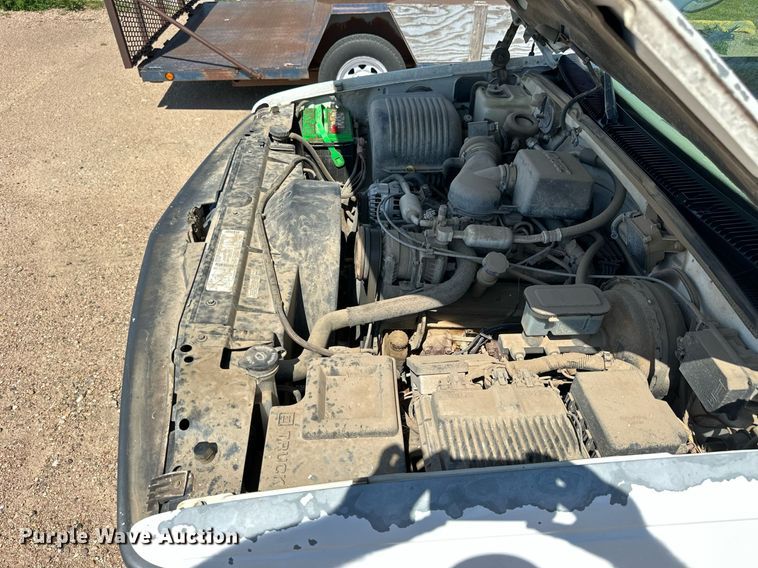 image for item NP9763 1996 Chevrolet Suburban  SUV